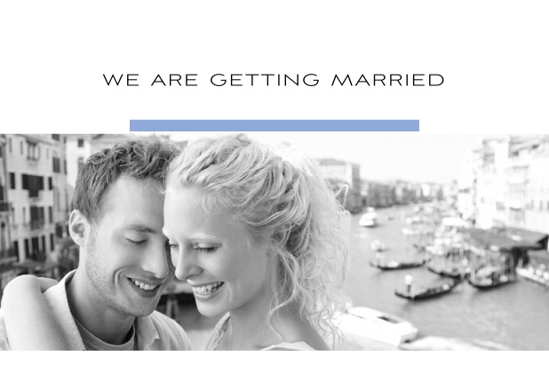 Online Hochzeitseinladungskarte mit allen Seiten gestaltet, inkl. Foto und Textoptionen mit gelder Linie. Blau.