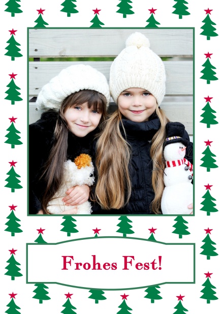 Online Weihnachtskarte mit Foto umrandet von Weihnachtsbäumen.