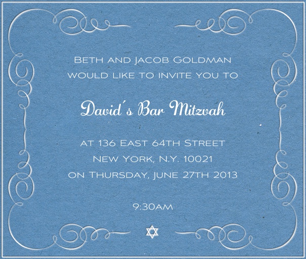 Blaue Bar Mitzvah oder Bat Mitzvah Einladungskarte mit speziell gestaltetem Muster als Hintergrund mit kleinerem Davidstern unten.