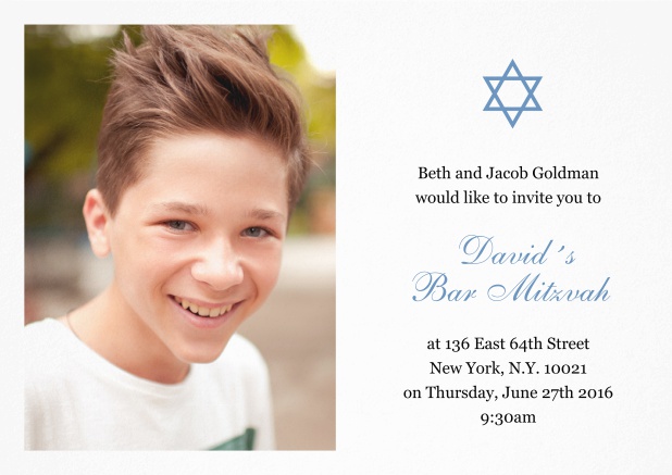 Weisse Bar oder Bat Mitzvah Einladungskarte mit Foto und Davidstern in auswählbaren Farben. Blau.