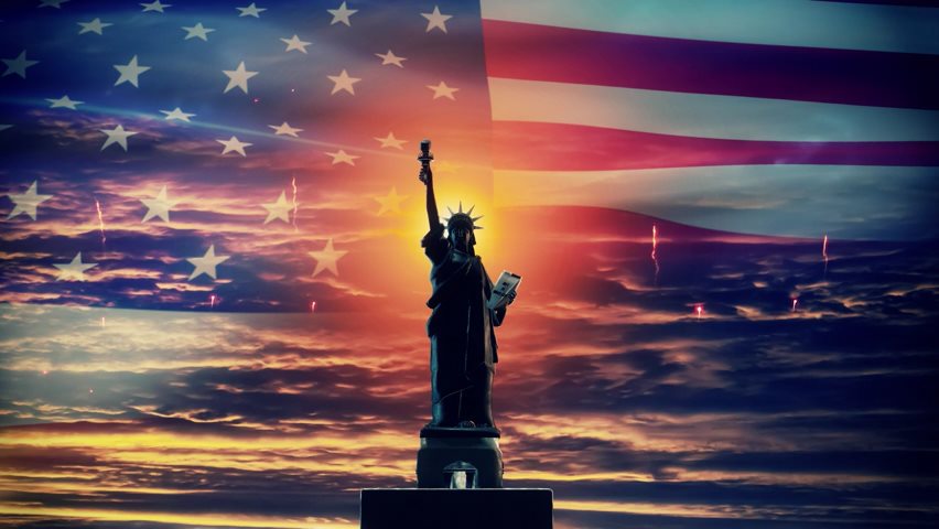 Video von Feuerwerk mit wehender US Flagge und Freiheitsstatue