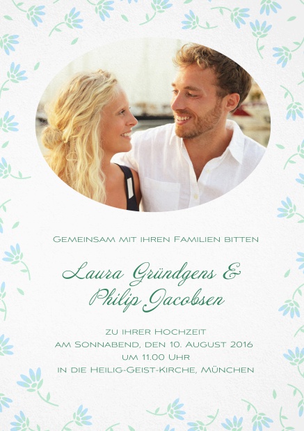 Einladungskarte zur Hochzeit mit grünen und gelben Blumen und ovalem Fotofeld. Blau.
