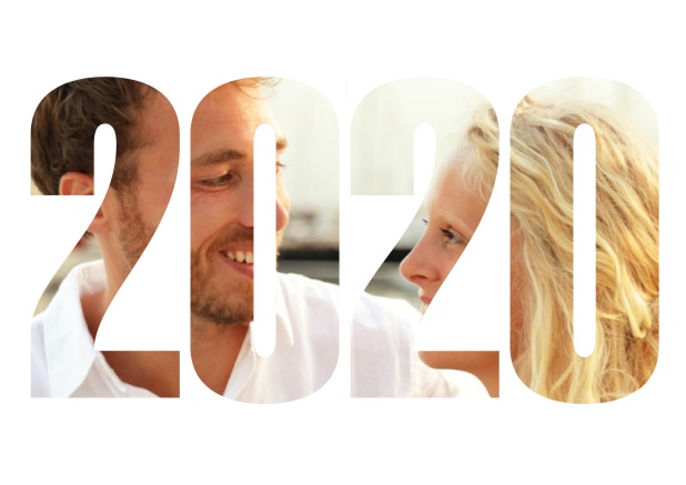 Online Save the Date Fotokarte zur Hochzeit mit ausgeschnittener Jahreszahl 2020 Blau.
