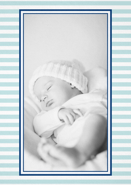 Geburtsanzeige mit Foto zum Hochladen und Rahmen mit breiten Streifen. Blau.