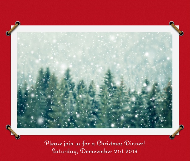 Querformat Weihnachtsfotokarte für Online Einladungen aus rotem Papier mit Fotobox zum selber hochladen gehalten von Bändern und Feld zur Texteingabe.