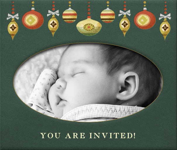 Querformat Weihnachtsfotokarte für Online Einladungen mit Zwei Seiten. Die erste mit Photo, die zweite mit Text. Papierfarbe ist Grün mit Weihnachtsschmuck als Design.