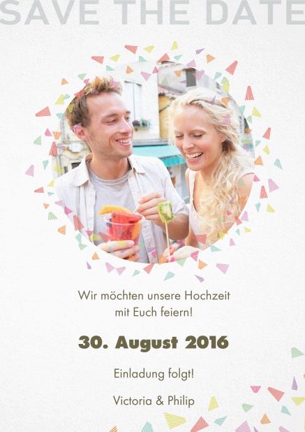 Save the Date Karte zur Hochzeit mit bunter Deko rund um ein Fotofeld.