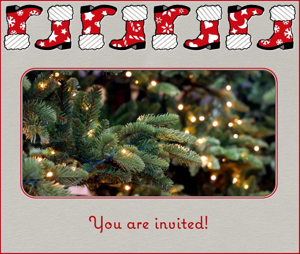 Online Weihnachtsfotokarte mit Weihnachststiefeln und anpassbarem Einladungstext.