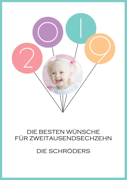 Online Neujahrsgrusskarte mit 5 bunten ballons, einer für jede Zahl in 2019 und einer für ein Foto.