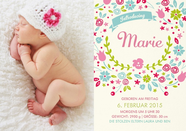 Hello Geburtsanzeige mit Blumen, Fotofeld und editierbarem Text.