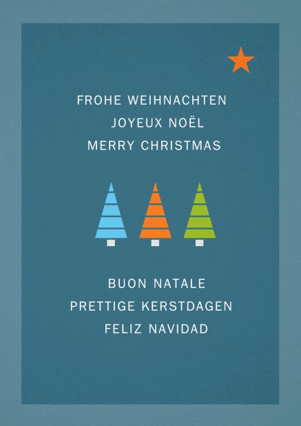 Blaue Weihnachtskarte mit drei bunten Weihnachtsbäumen und Frohe Weihnachten Text in verschiedenen Sprachen
