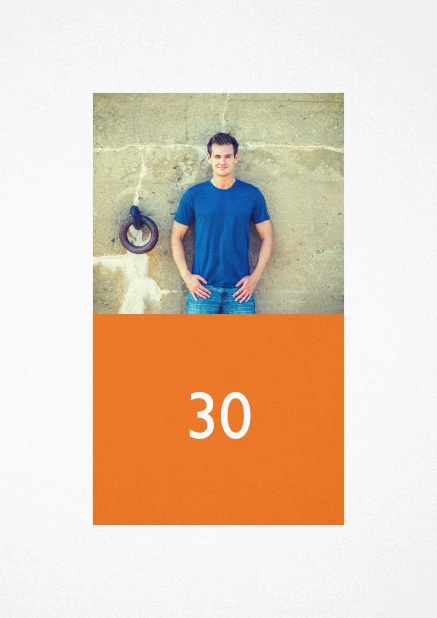 Einladungskarte zum 30. Geburtstag mit Foto und mit editierbarer Nummer. Orange.