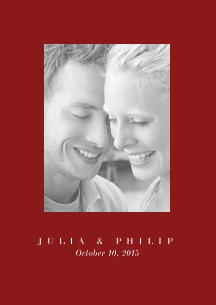 Online Hochzeitseinladungskarte mit einem großem Fotofeld und Text auf der ersten von vier gestalteten Seiten. Rot.