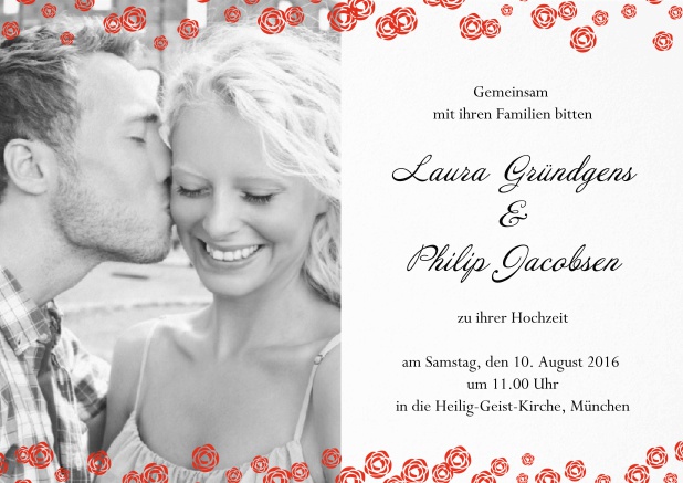 Hochzeitseinladungskarte mit Foto und roten Blumen Deko.