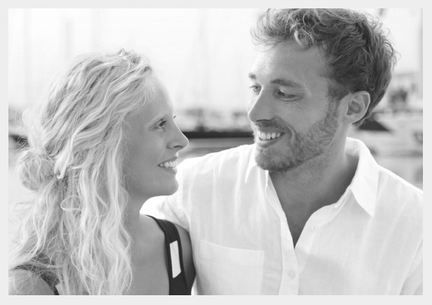 Customer card Online classic Save the date card with photo and frame. Grey.