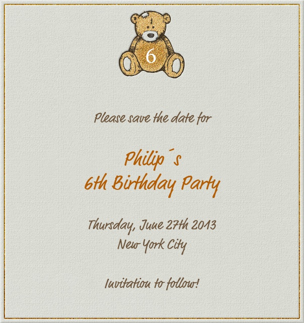 Beige Geburtstag oder Jahrestag Kartenvorlage für Online save the date Sendugen in Hochformat mit Teddy Bär und editierbarer Nummer mittig oben auf Karte und gestaltetem Text zum anpassen.