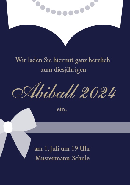 Online Abendkleid mit Perlenkette Abiball 2024 Einladungskarte Marine.