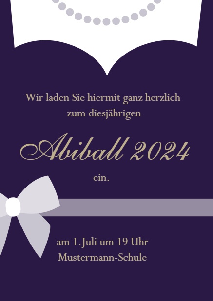 Online Abendkleid mit Perlenkette Abiball 2024 Einladungskarte Lila.